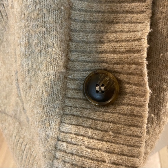 MANGO WMNS S-L OVERSIZED CARDIGAN WITH BUTTONS BEIGE Office Classic Minimalist - Picture 6 of 7